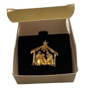 Vintage Avon Nativity tac pin - NEW with box, 1997, excellent condition